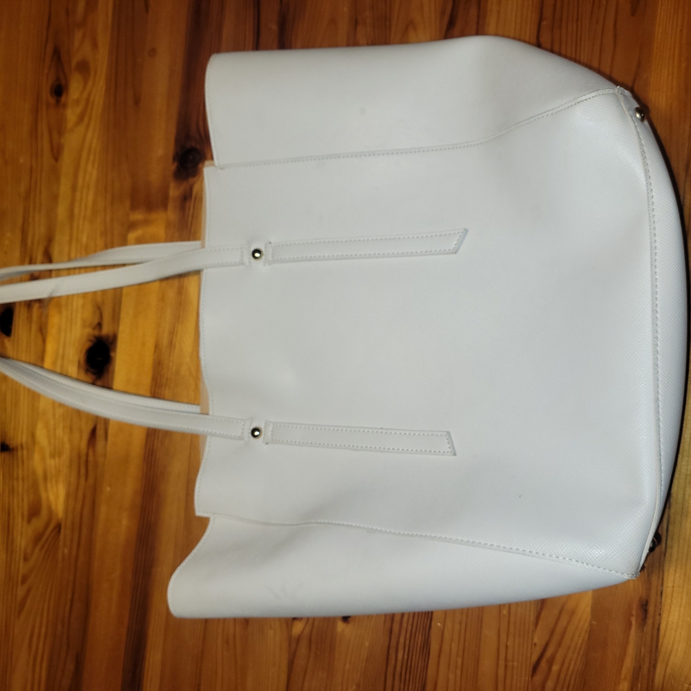 Cream Minimalist Tote Bag with Structured Design